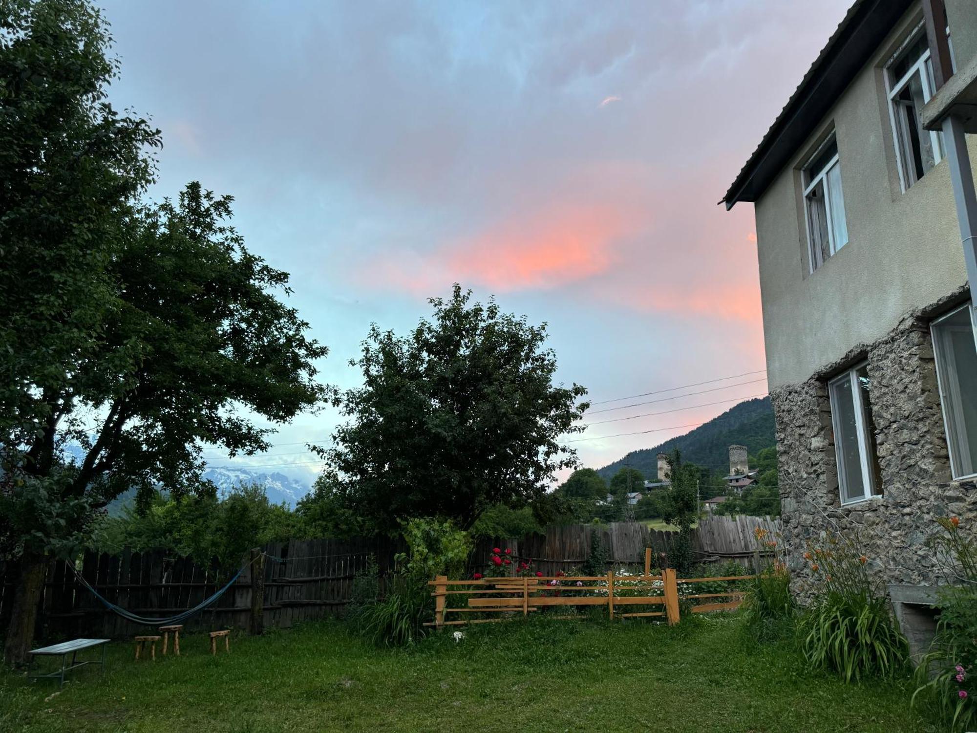 Barbara'S Eco-Cozy Guesthouse เมสเตีย ภายนอก รูปภาพ